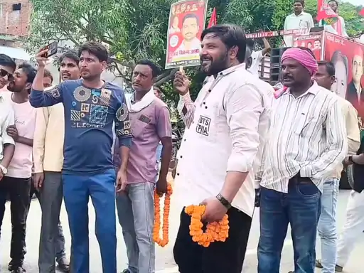 सपा प्रदेश अध्यक्ष का महादेवा चौराहे पर कार्यक्रम:हजारों की संख्या में कार्यकर्ता और समर्थक हुए शामिल
